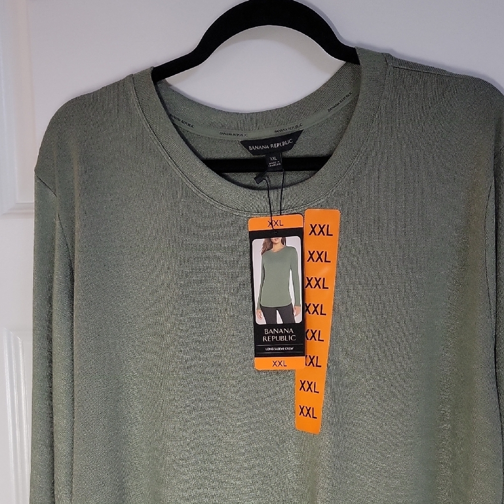 BANANA REPUBLIC NWT WOMENS CREWNECK LS SHIRT